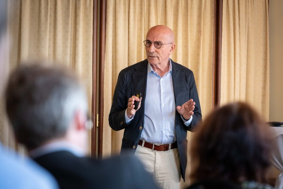 Keynote-Vortrag „Vom Weglassen – Lücke, Pause, Nichts“ beim Symposium 2026